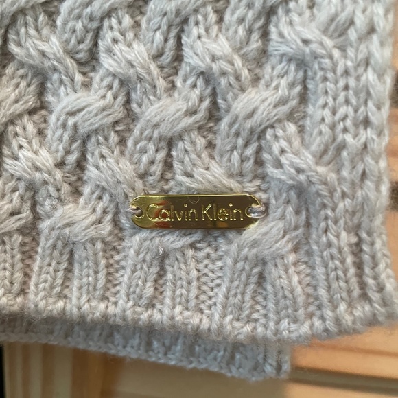 NWOT Calvin Klein Scarf - Picture 2 of 7